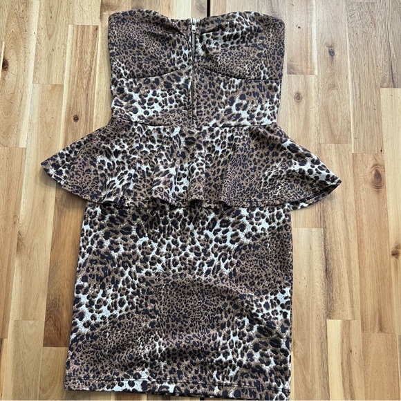 Charlotte Russe Dresses & Skirts - Charlotte Russe Leopard Print Peplum Strapless Bodycon Dress